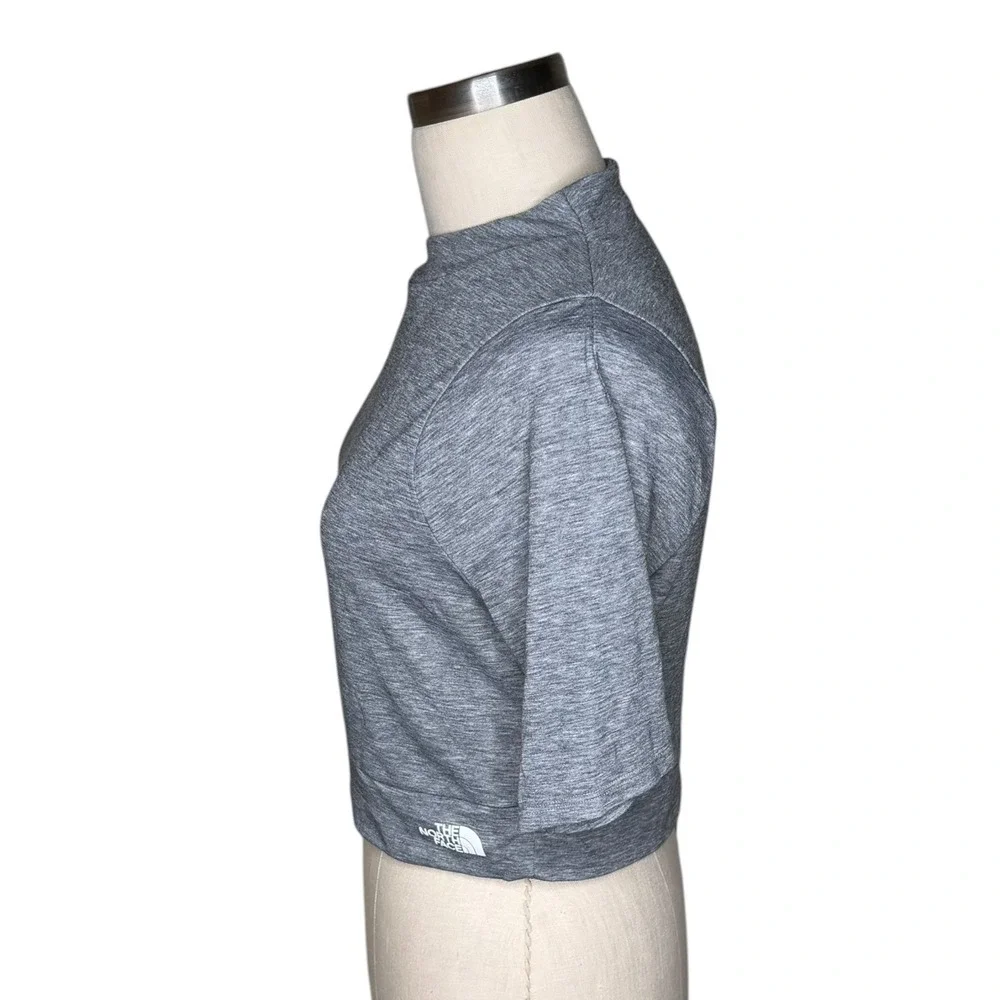 THE NORTH FACE Vyrtue Performance Crop Top Gray Boxy Short Sleeve Women's Large - Picture 2 of 7